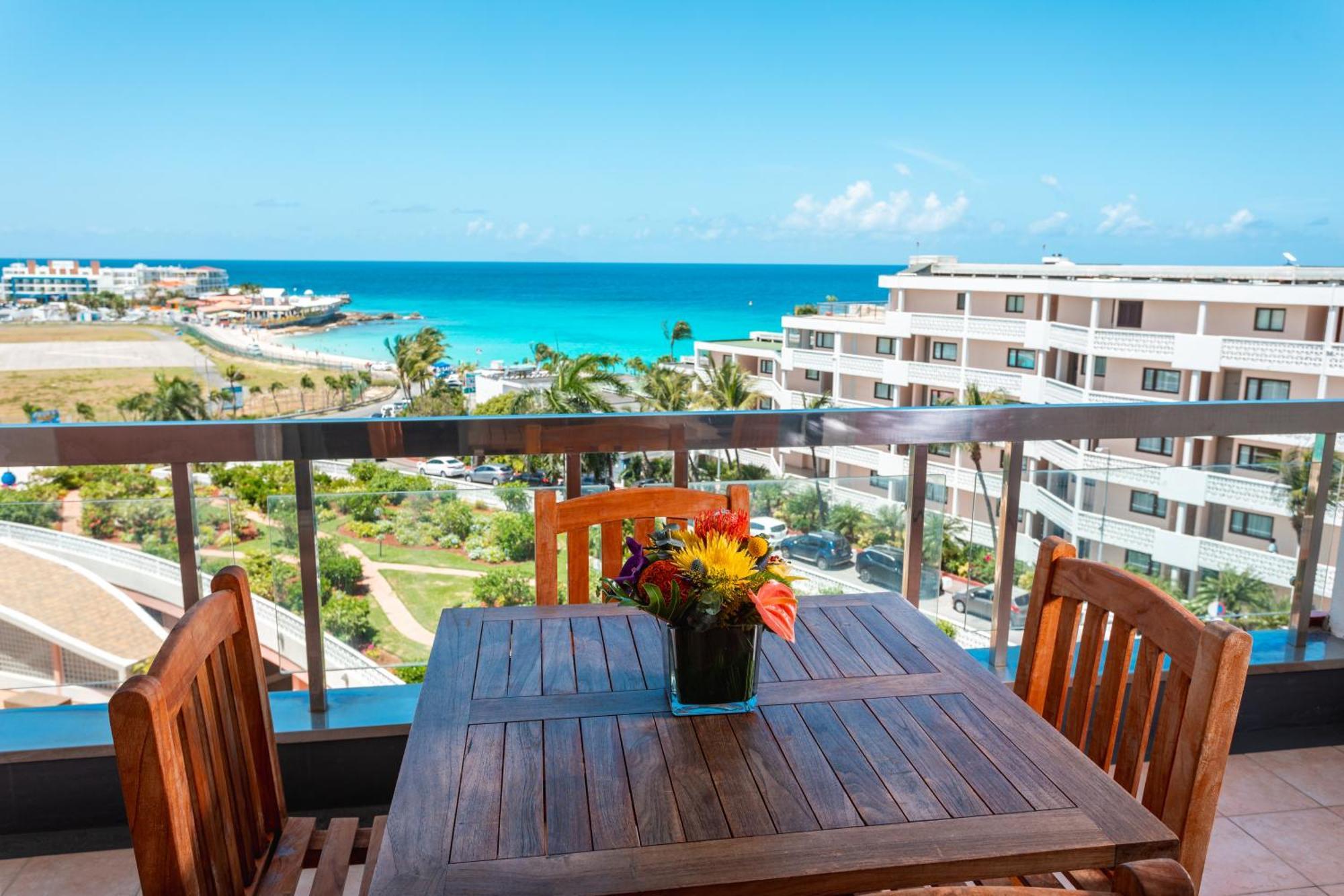Royal Islander Club Resort La Terrasse Lowlands Exterior photo